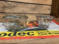 2 anciens pots en verre dont 1