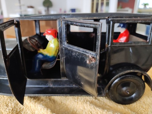 Ancienne limousine mecanique - ancienne,