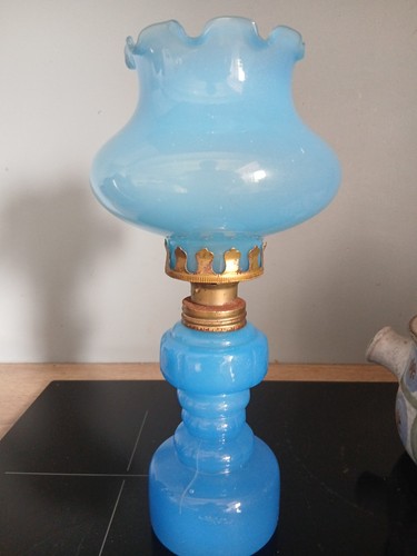 Ancienne petite lampe - petite, a