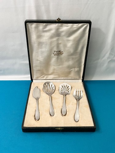 Set ercuis cutlery - of, 4