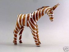 STATUETTE ZEBRE, en peau