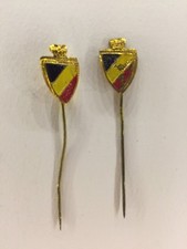 Lot of military pins with the Belgian flag see photos