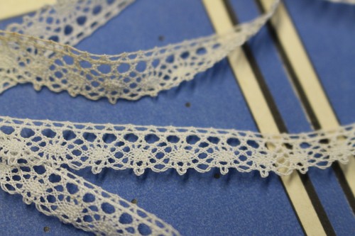 Ancienne dentelle jamais - ancienne,