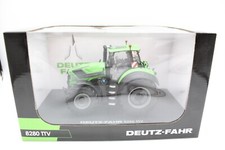 UNIVERSAL HOBBIES - 2020 DEUTZ-FAHR 8280 TTV AGROTRON TRACTOR - 1/32 -