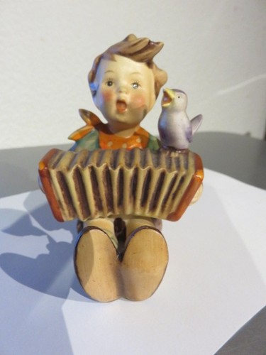 Figurine goebel joue de - figurine, "je