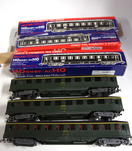 Coaches from hornby acho - ,