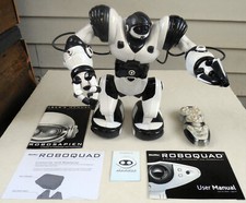VINTAGE ROBOSAPIEN 14" REMOTE CONTROL ROBOT 2004 WOW WEE ROBOTICS WORKS ROBOQUAD