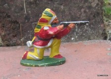 SOLDIER JIM FAR-WEST / INDIAN FIGURE KNEE SHOOTER