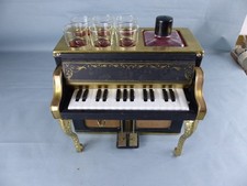 Ancienne CAVE A LIQUEUR WHISKY