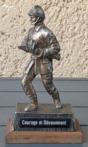 Figurine pompier avec lance - avec,