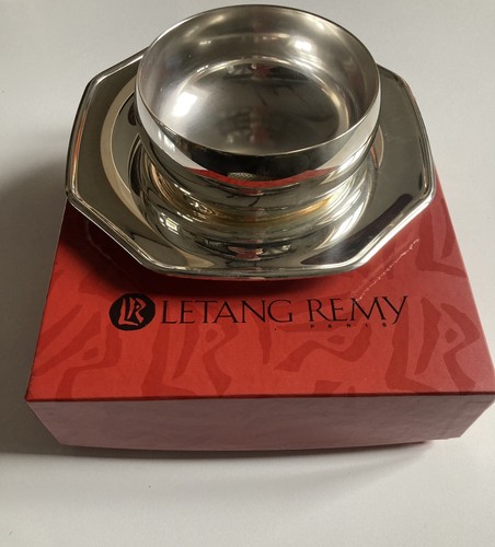 Ancienne saucière sur - ancienne,