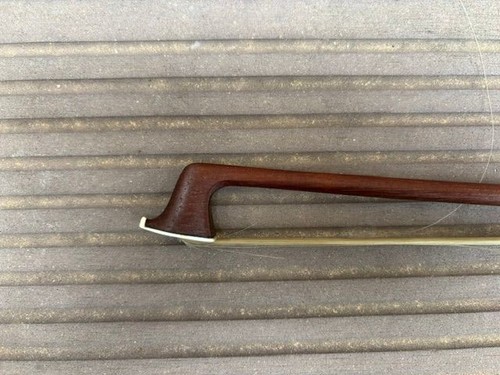 Ancien archet violon signé - de,