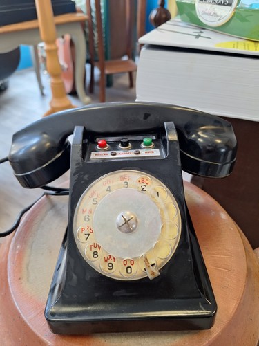 Ancien téléphone standard - ancien, de