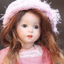 Poupée en porcelaine JUMEAU Sfbj avec trousseau repro 34cm bouche fermée Doll