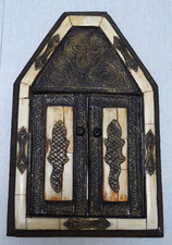 Miroir Oriental  Marocain , Os et Cuivre  repoussé ,travail artisanal , 40 x 26