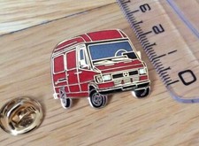 RARE pin's lapel pin's MERCEDES 308 B version 2 petit