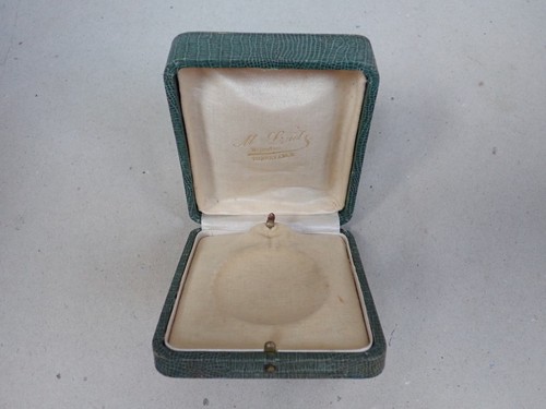 Ancien écrin pour - , montre