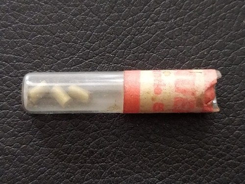 Tube pierres briquet de - tube,
