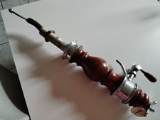 Pompe à bière tireuse en bois .