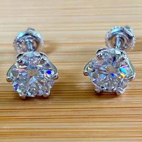 Clous solitaire diamant blanc