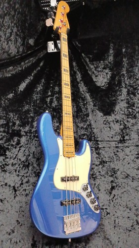 Guitare basse électrique