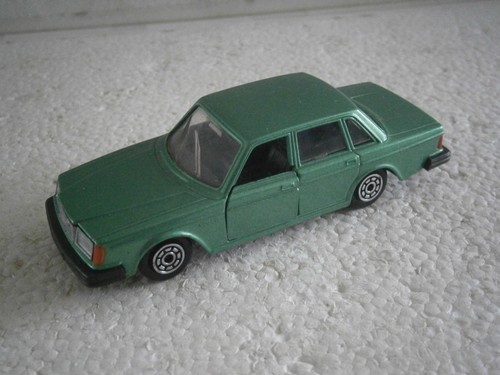 Jouet ancien voiture volvo 264 - voiture,