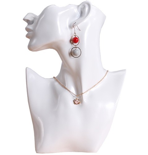 Buste blanc stand bijoux - buste,