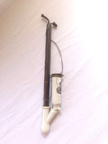 Ancienne pipe avec - , porcelaine