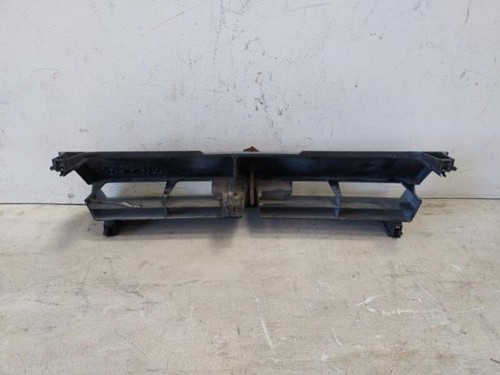 Calandre nissan sunny coupe - 2,