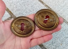2 ANCIENNES ENTRÉES DE CLÉ SERRURE DE MEUBLE en bronze ou laiton   N°72B