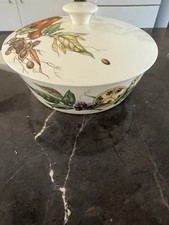 Beautiful Villeroy Boch Ceramic pot Floral & Vegetable Design.