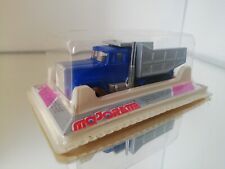 Camion à benne basculante