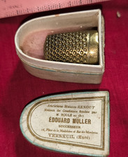 Dè à coudre laiton boite