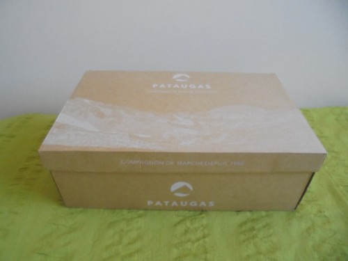 Boîte carton vide - , chaussure