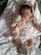 joli bébé reborn endormie Lisa