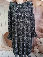 Robe longue noire et blanche