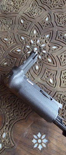 Canon battery grip e20 - battery, bg-e20