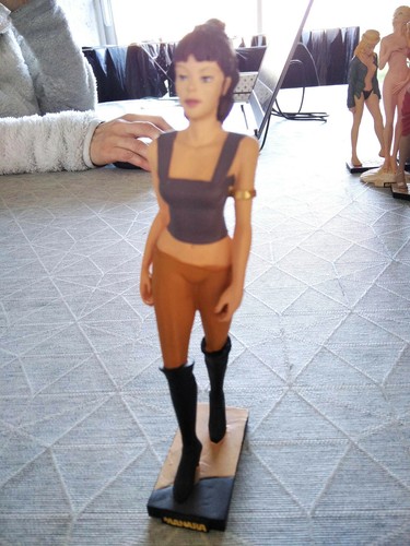 Figurine résine manara - résine,