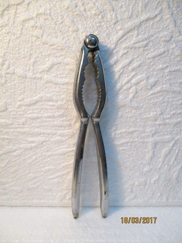 Ancien casse noix - , noisettes