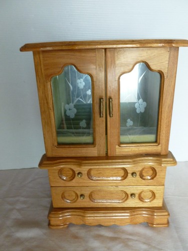 Belle grande boite - belle, a