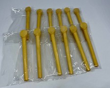 Ensemble De Douze Piquets En