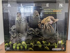 ATTAKUS ALIEN BIRTH 3eggs 1FACE HUGGER Limited to 200 statues RARE  Figure