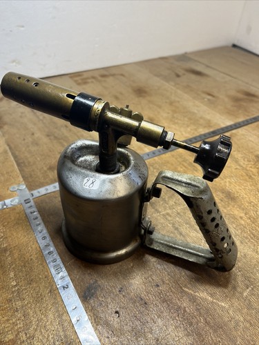 Old tool outil - old,