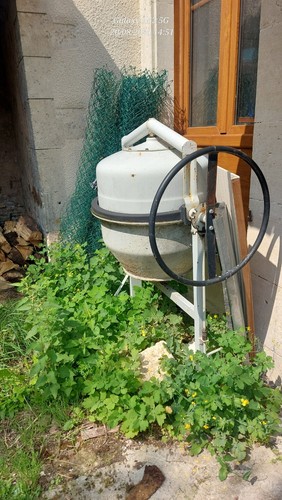Bétonnière électrique 700w