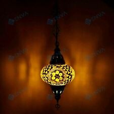 Lampe suspendue au plafond en