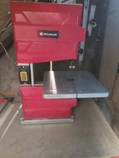 outils bricolage.scie a ruban