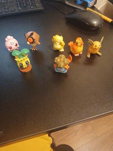 Lot figurines pokemon - 7,