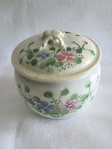 Très ancien petit pot - très,