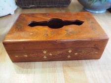 Boîte à mouchoirs en bois