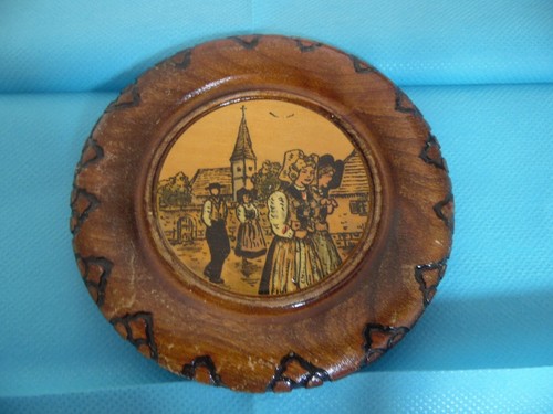 Petite assiette bois scene - petite,